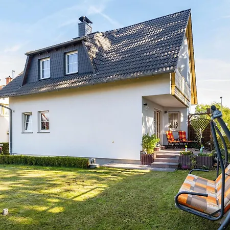 Einfamilienhaus Mit Garten Vakantiehuis