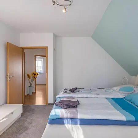 Einfamilienhaus Mit Garten *
